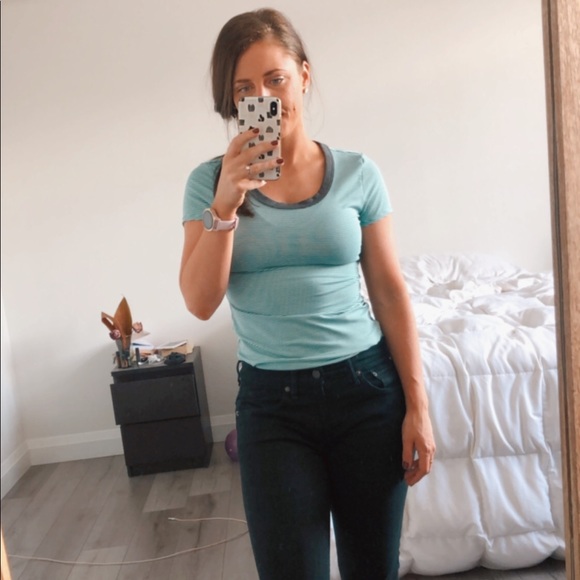 Lole Tee thatβs Striped and Sweat Wicking - Picture 3 of 9